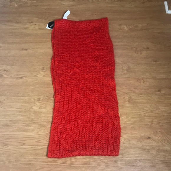 Cotton On Red Scarf 🧣 Brand New - Picture 4 of 5